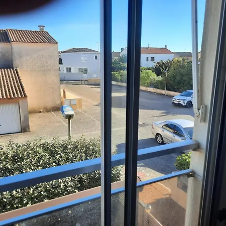 Avec Parking A 300m De La