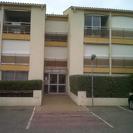Avec Parking A 300m De La *